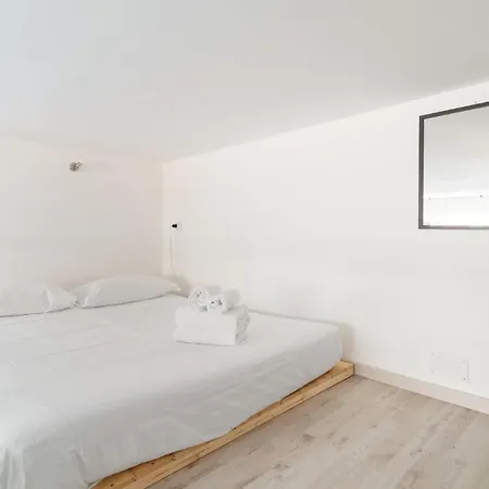 Guesthost - Cozy Loft X4 Near Via Padova