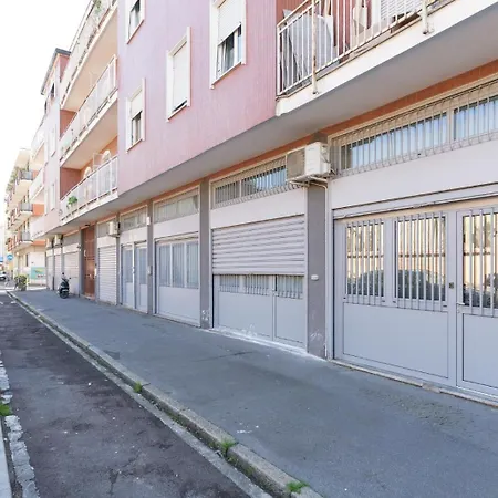 Guesthost - Cozy Loft X4 Near Via Padova