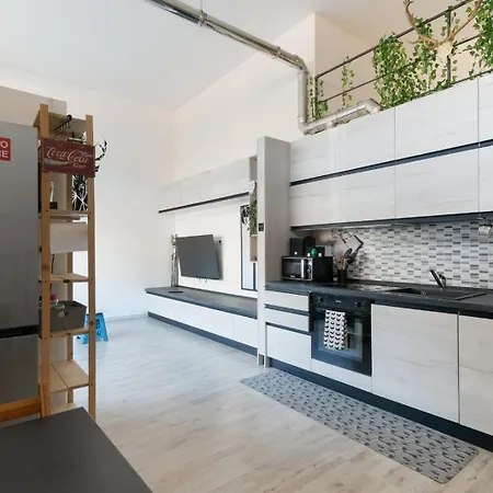 Guesthost - Cozy Loft X4 Near Via Padova מילאנו