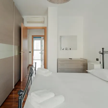 Guesthost - Precotto Mm1 - *