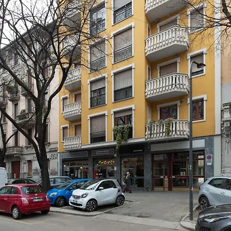 Guesthost - M1 Lima Roomy With Balconies Daire