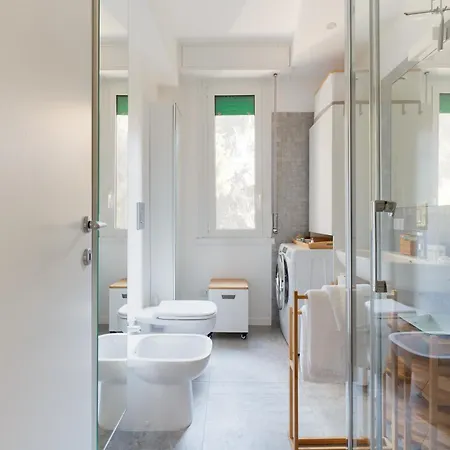 Guesthost - Bright And Modern Apartment