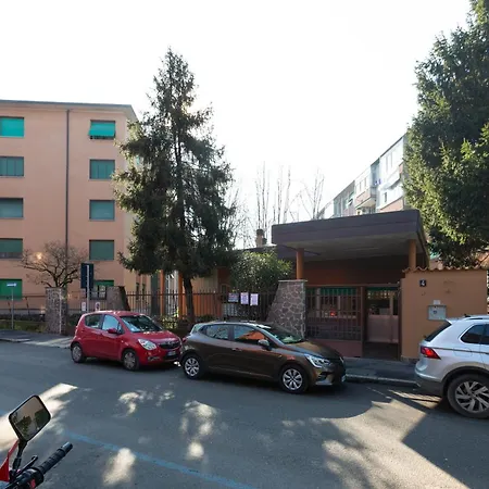 Guesthost - Bright And Modern Milan
