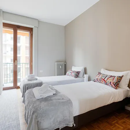 Guesthost - Naba Elegant & Spacious With 3 Balconies *