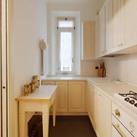 Corvetto M3 - Roomy On 2 Levels Appartement *