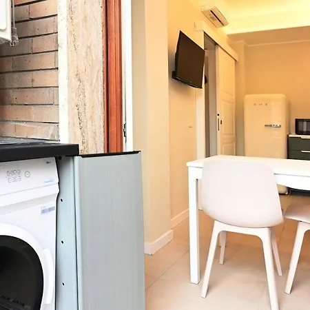 Appartement Smart Living Coronelli, Due Passi Da M4 *