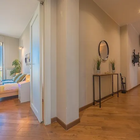 Bright & Cozy 2 Bedroom Flat 50m From M4 Stop Lejlighed *