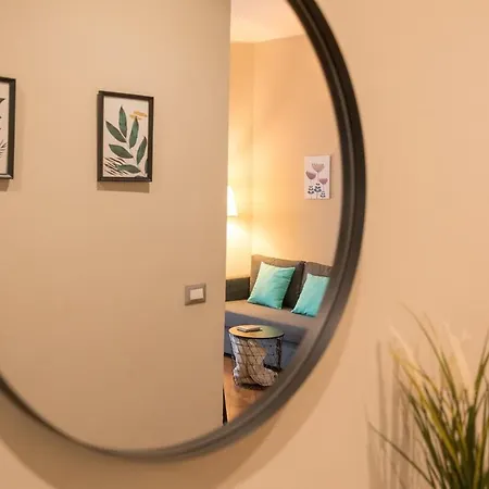 Bright & Cozy 2 Bedroom Flat 50m From M4 Stop Lejlighed