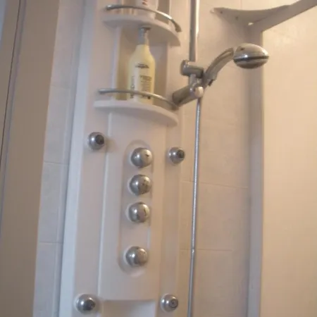 شقة Modern Flat In The Design District ميلان