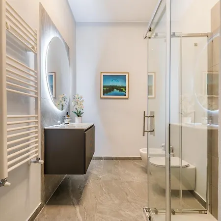 Apartament Intrho Isola Luxury , Modern & Cozy *