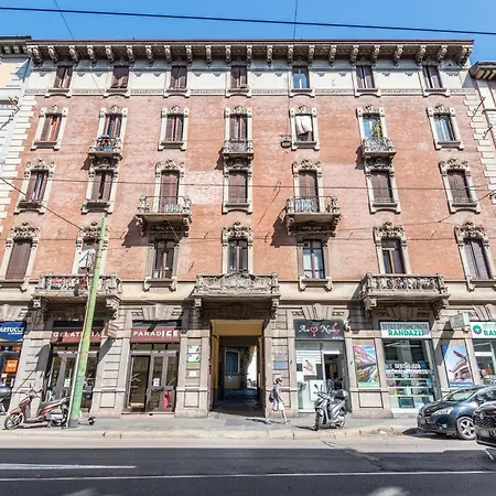 Intrho Isola Luxury , Modern & Cozy Apartament