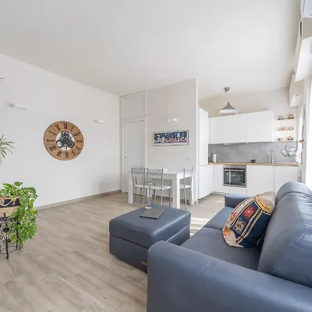 Stylish Porta Romana With Terrace * Milan