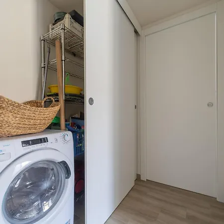 Stylish Porta Romana With Terrace Appartement