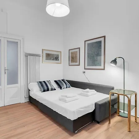 Alzaia Naviglio Grande 40 Apartamento *