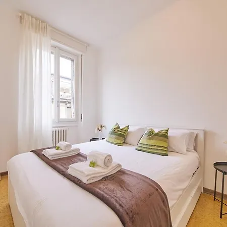 Apartamento Centro - Elegante Con 3 Milão
