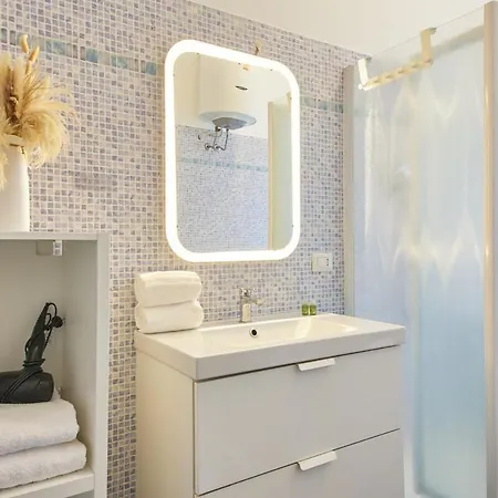 Centro - Elegante Con 3 Apartamento Milão