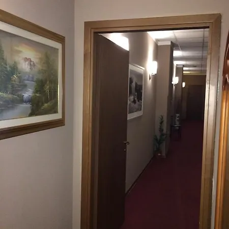 Royal Hotel 3*