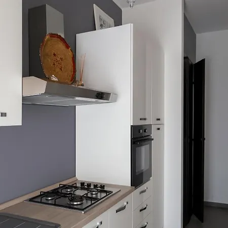 Beautiful Floral On Navigli Apartament