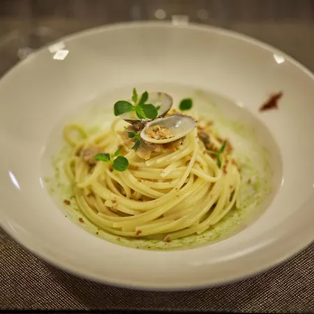 Ih Lorenteggio Hotel 4*