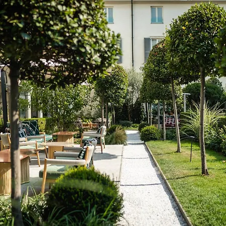 Four Seasons 5*