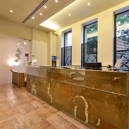 Western Madison Otel 4*