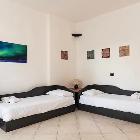 Youhosty - Secret Garden ميلان