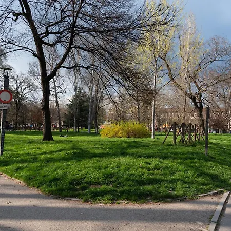 Youhosty - Secret Garden ميلان