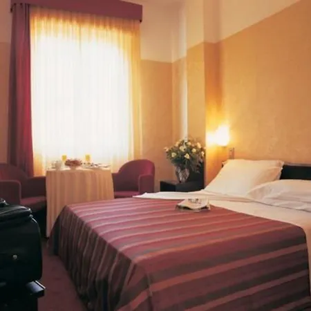 Hotel Mokinba Sant'ambroeus 3*