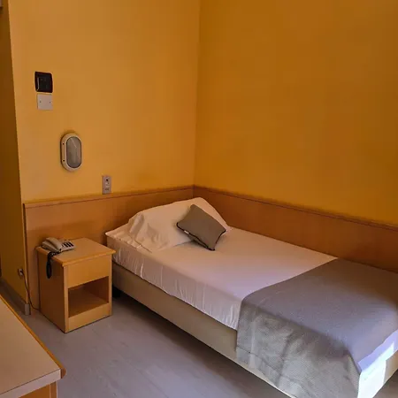 Mokinba Sant'ambroeus Hotel