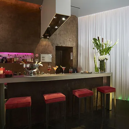 辛那浪灰色酒店