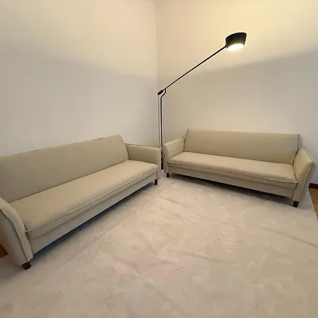 70s Vibes A Stone's Throw From Bocconi Vakantiehuis *