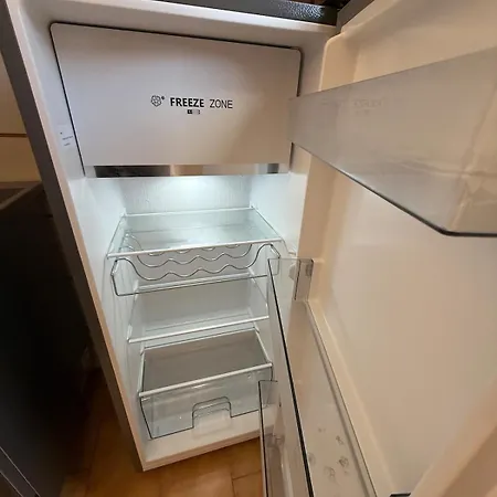 70s Vibes A Stone's Throw From Bocconi Vakantiehuis *