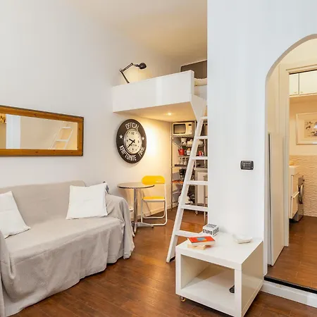 Cozy Near The Arch Of Peace Apartament