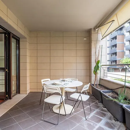 Elegant With Terrace In Life דירה מילאנו