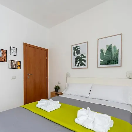 Apartment At Davide's House - Near The Metro Milan