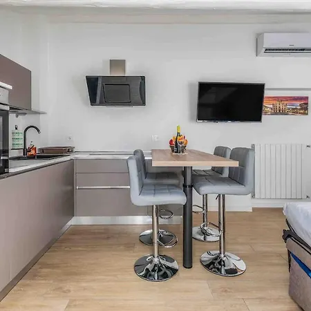 Apartamento Heated Hydromassage Pool Station1' View Milán