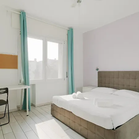 아파트 Guesthost - Spacious In Trenno 밀라노