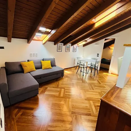 Via Della Commenda - Velo