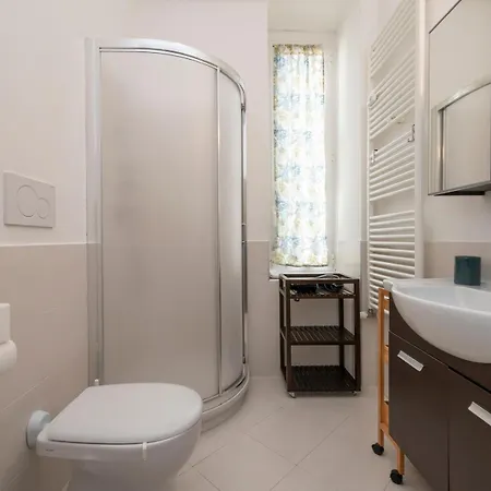 Xenia - 3 In Via Ugo Bassi 23