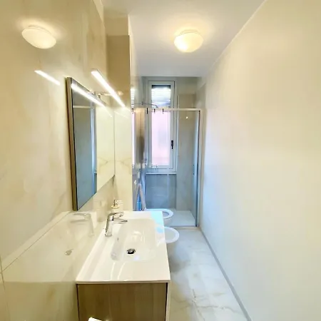Penthouse With Panoramic Terrace-8 Minutes From The Duomo Appartement Milan