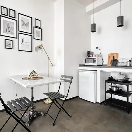 Minimal Chic Near Apartment *