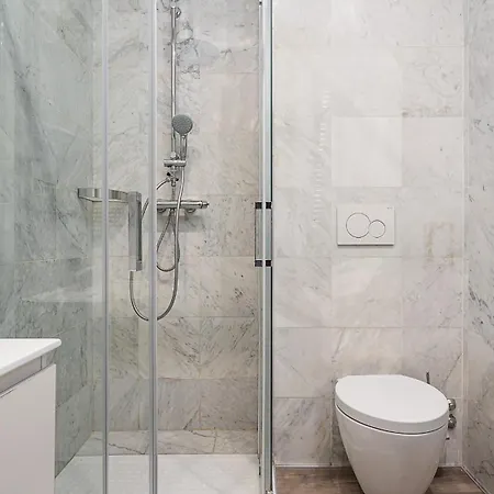 Strategic -fully Equipped, 5 Minutes From Station, M2, M3, Airport Shuttle Lägenhet *