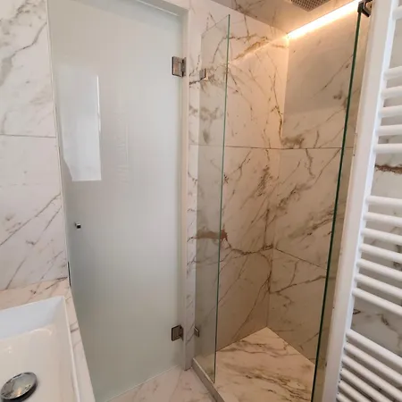 Design In Milan, Metro, Ac&wifi Milano