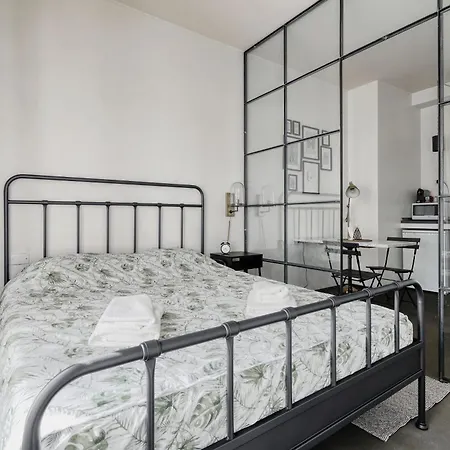 Minimal Chic Near Milan