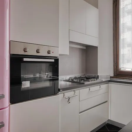 Appartement Palazzi - Your Sunny Milan Getaway in Porta Venezia district *