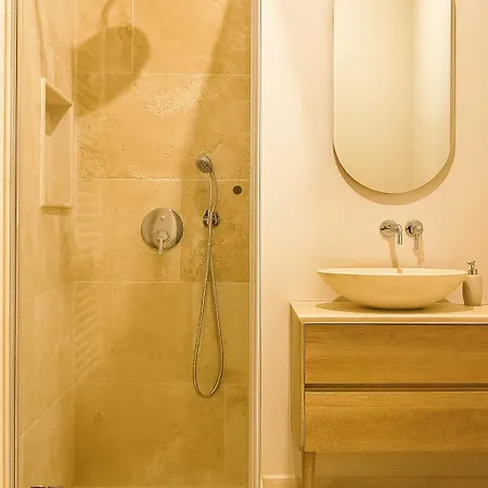 Navigli Bocconi - 2 Bedrooms *