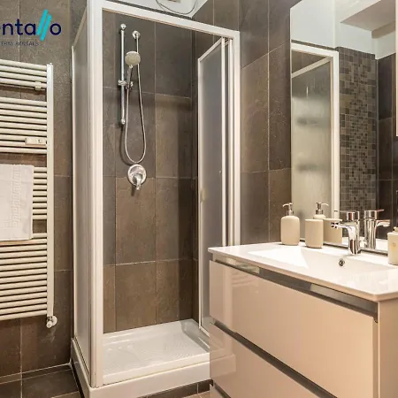 Station Skyline Suite, 300 Meters From The Station * Milaan