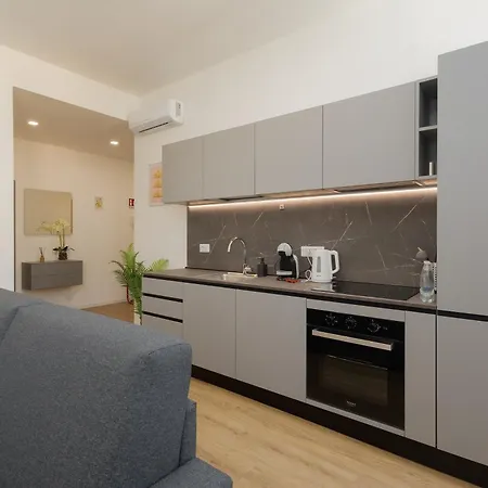 Fontana House Апартаменты *