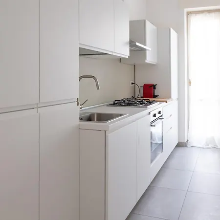 Spazioso Monolocale In Zona Residenziale - Mirablepm Milan