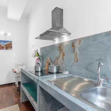 Mirari With Parking, Near The Metro Apartment *